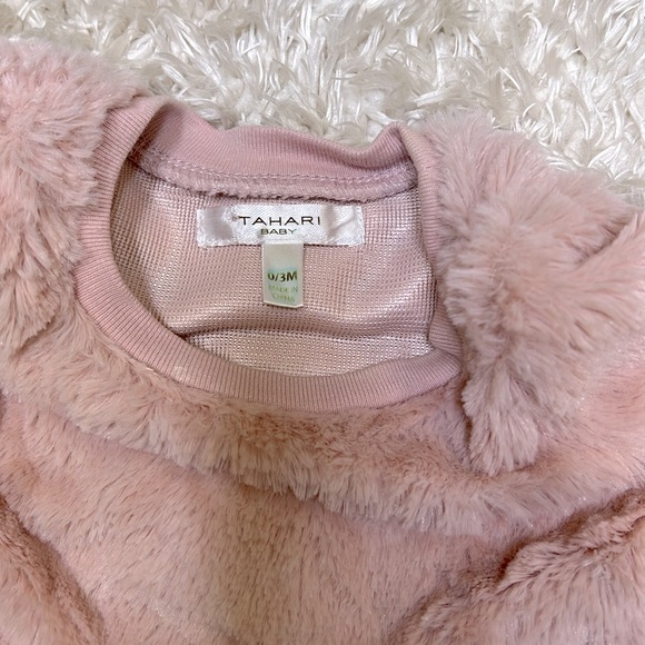 TAHARI || Tahari Baby (0-3M) Fuzzy Pink Peplum Top/Dress - Picture 4 of 4